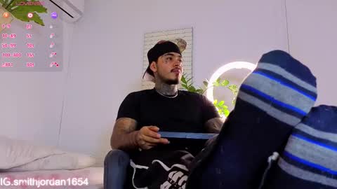 Snapshot of jordansmiith_ chatting on 21, 11, 2025 Jordan Smith online show from 21, 11, 2025