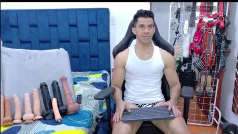 jose_rumbero91 online show from 23, 4, 2026