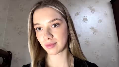 Snapshot of josephstahnke chatting on 14, 12, 2025 Anessa online show from 14, 12, 2025