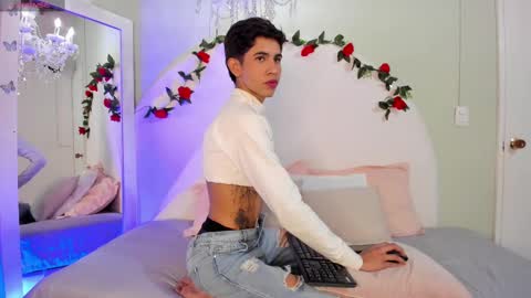 Snapshot of joshua_sanz chatting on 4, 10, 2025 Joshua Sanz online show from 4, 10, 2025