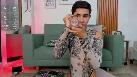 Snapshot of joshua_sanz chatting on 10, 10, 2025 Joshua Sanz online show from 10, 10, 2025