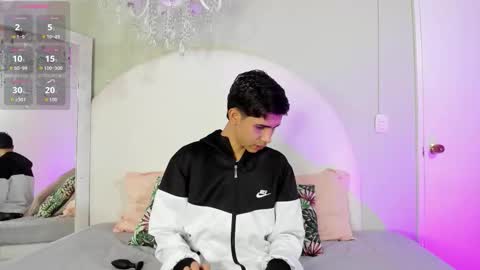 Snapshot of joshua_sanz chatting on 14, 10, 2025 Joshua Sanz online show from 14, 10, 2025