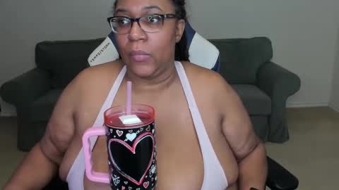 Josie Kiss online show from 30, 1, 2025