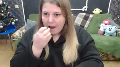 Snapshot of josiesun771 chatting on 7, 2, 2025 josiesun771 online show from 7, 2, 2025