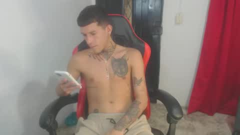 Snapshot of josue_linares chatting on 3, 11, 2025 josue_linares online show from 3, 11, 2025