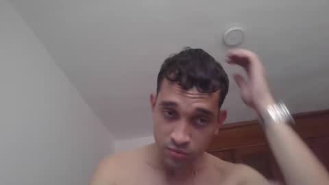 Snapshot of jovenvergonguapo09 chatting on 23, 11, 2025 Van Helsing online show from 23, 11, 2025