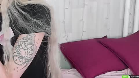 Snapshot of joybarker chatting on 1, 12, 2025 Joy Barker online show from 1, 12, 2025