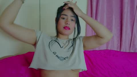 Snapshot of joyshe__vergara chatting on 5, 12, 2025 online show from 5, 12, 2025