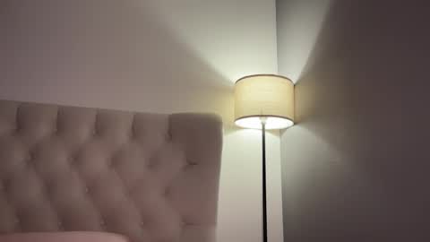 Jennie and Sophia online show from 11, 2, 2025