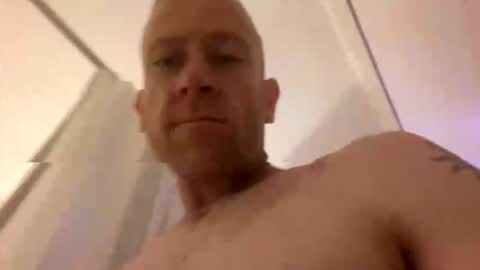 Snapshot of jtmck1819 chatting on 14, 10, 2025 jtmck1819 online show from 14, 10, 2025