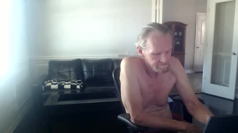 Snapshot of jtull52 chatting on 3, 5, 2026 jtull52 online show from 3, 5, 2026