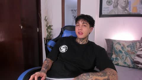 Snapshot of juan_alvarez18 chatting on 11, 11, 2025 juan_alvarez18 online show from 11, 11, 2025