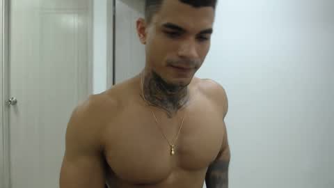 juan_gomez_1 online show from 10, 1, 2025