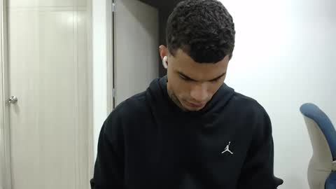 juan_gomez_1 online show from 10, 2, 2025