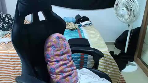 juan_gomez_1 online show from 1, 10, 2025