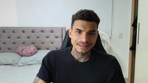 juan_gomez_1 online show from 25, 6, 2026