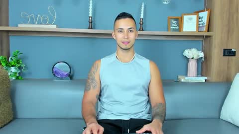 juan_muscle online show from 1, 2, 2025