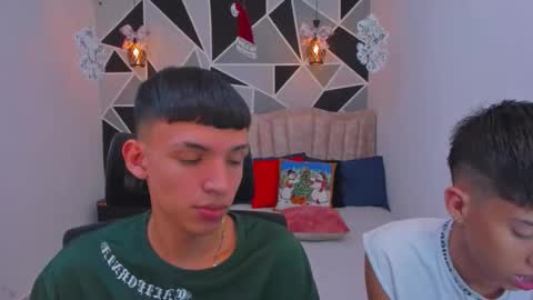 Snapshot of juan_nd_steven chatting on 17, 12, 2025 JuanSteven online show from 17, 12, 2025