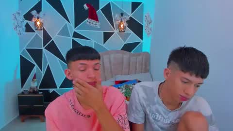 Snapshot of juan_nd_steven chatting on 18, 12, 2025 JuanSteven online show from 18, 12, 2025