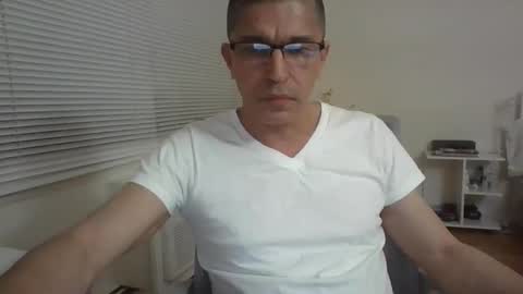 Snapshot of juanearth1 chatting on 5, 1, 2026 juanearth1 online show from 5, 1, 2026