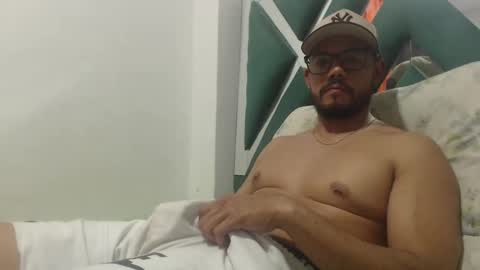 Snapshot of juanfe_style chatting on 14, 11, 2025 juanfe_style online show from 14, 11, 2025