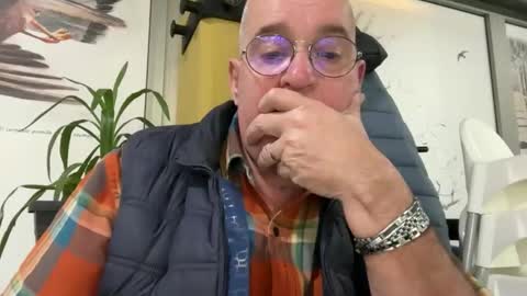 Snapshot of juantricker chatting on 4, 12, 2025 Juan online show from 4, 12, 2025