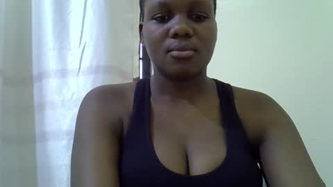 Snapshot of juicy_bella2 chatting on 15, 10, 2025 juicy_bella2 online show from 15, 10, 2025