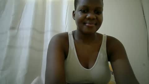 Snapshot of juicy_bella2 chatting on 18, 10, 2025 juicy_bella2 online show from 18, 10, 2025
