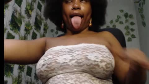 Snapshot of juicy_gold22 chatting on 7, 2, 2025 Mariagold online show from 7, 2, 2025