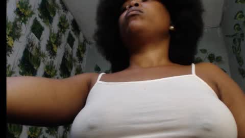 Snapshot of juicy_gold22 chatting on 23, 2, 2025 Mariagold online show from 23, 2, 2025