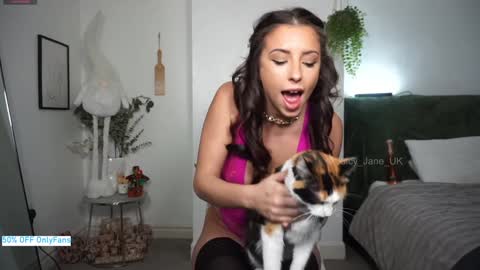    online show from 19, 11, 2025