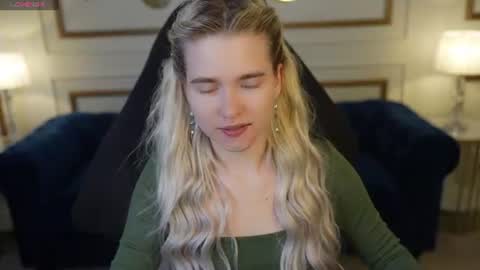 Snapshot of juicy_secrets_054 chatting on 10, 7, 2026 Elza online show from 10, 7, 2026