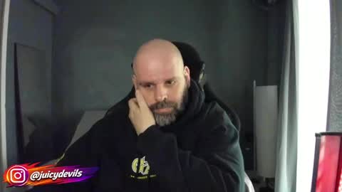 Snapshot of juicylounge chatting on 16, 4, 2026 JuicyLounge online show from 16, 4, 2026