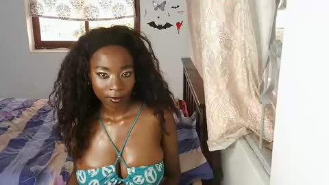 Snapshot of juicymeg chatting on 27, 10, 2025 juicymeg online show from 27, 10, 2025