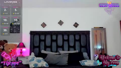 Snapshot of jujubee_lander chatting on 11, 1, 2025 Jujubee online show from 11, 1, 2025