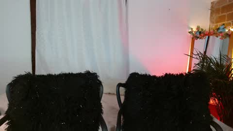 Snapshot of jules_n_gia chatting on 9, 1, 2025 Jules and Gia online show from 9, 1, 2025