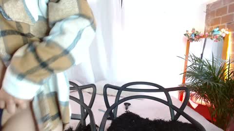 Snapshot of jules_n_gia chatting on 9, 1, 2025 Jules and Gia online show from 9, 1, 2025