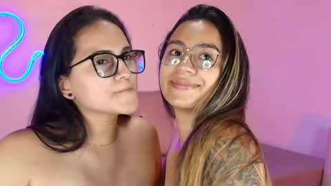 Snapshot of jules_n_gia chatting on 22, 2, 2025 Jules and Gia online show from 22, 2, 2025