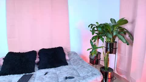 Snapshot of jules_n_gia chatting on 29, 9, 2025 Jules and Gia online show from 29, 9, 2025