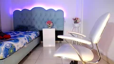 Snapshot of jules_silver02 chatting on 18, 12, 2025 Jules online show from 18, 12, 2025