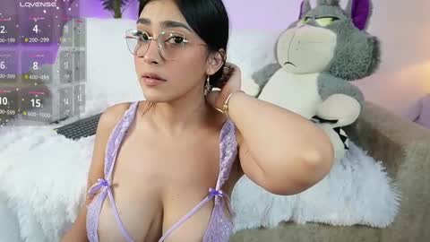 Snapshot of julesbennet chatting on 11, 3, 2025 Jules Bennett online show from 11, 3, 2025