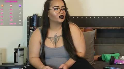 Snapshot of julesssnextdoor chatting on 4, 11, 2025 Julesss online show from 4, 11, 2025