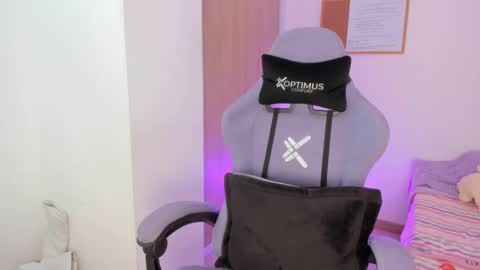 juli_santos_22 online show from 4, 2, 2025