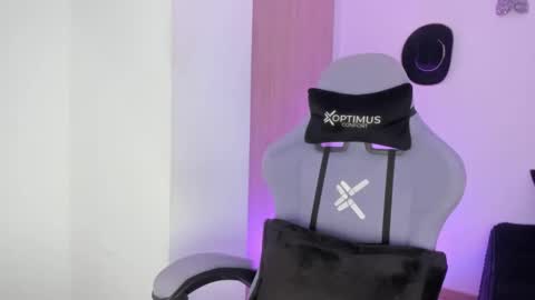 juli_santos_22 online show from 8, 2, 2025