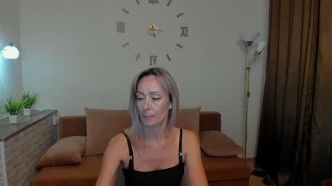 julia__cherry_ online show from 5, 2, 2025