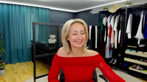 julia__cherry_ online show from 31, 5, 2026