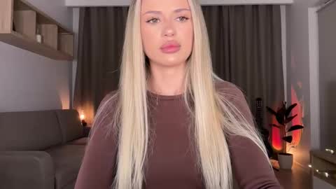 Snapshot of julia_rle chatting on 1, 10, 2025 Julia R Le online show from 1, 10, 2025