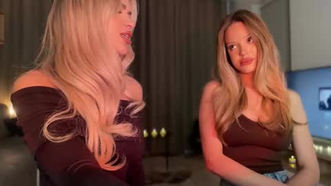 Snapshot of julia_rle chatting on 21, 10, 2025 Julia R Le online show from 21, 10, 2025