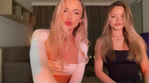 Snapshot of julia_rle chatting on 23, 10, 2025 Julia R Le online show from 23, 10, 2025