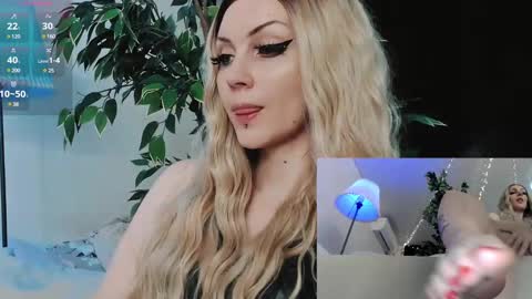 Snapshot of julia_wilson chatting on 4, 3, 2025 ALL MY CONTENT at online show from 4, 3, 2025